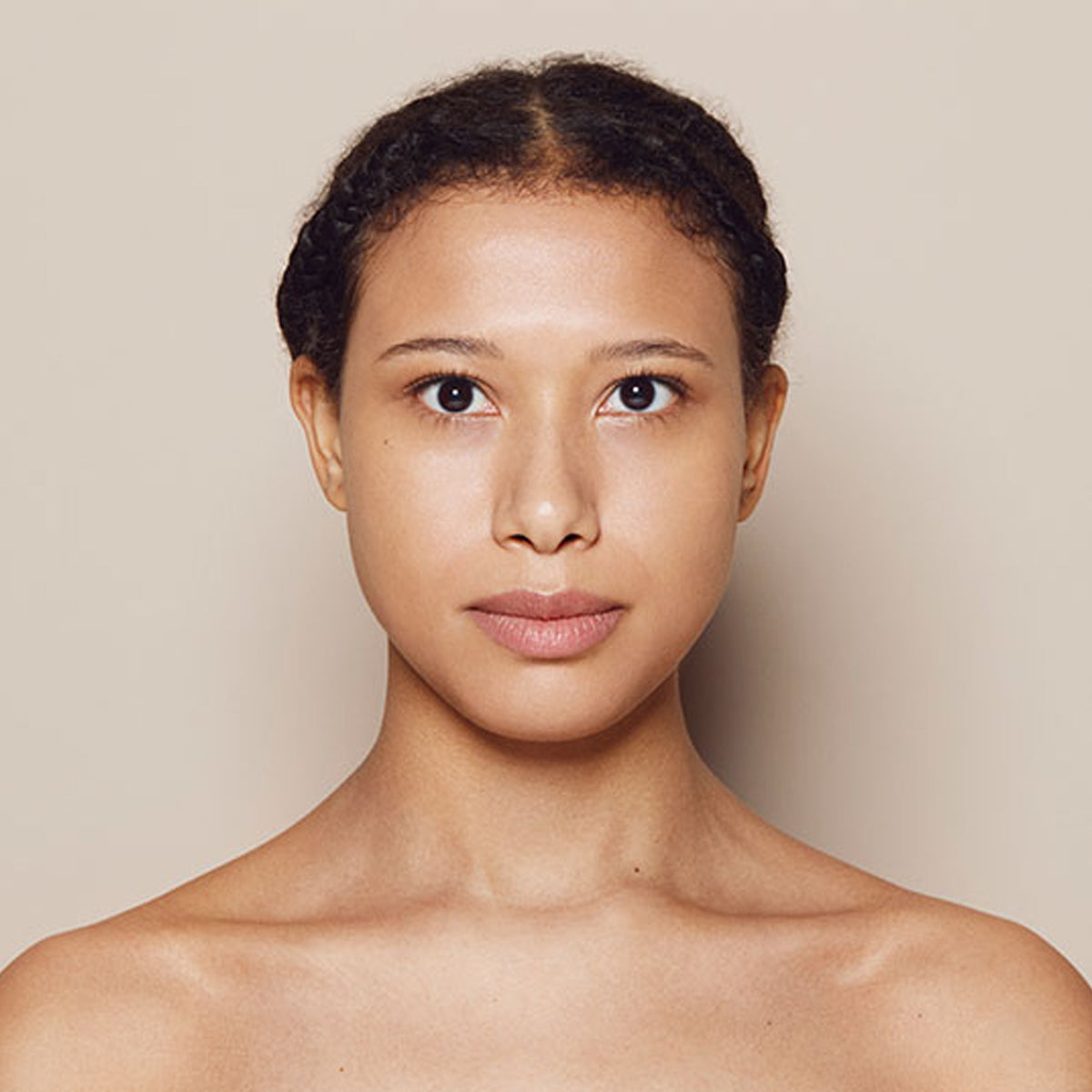 Cream Foundation / M230 β Illusion